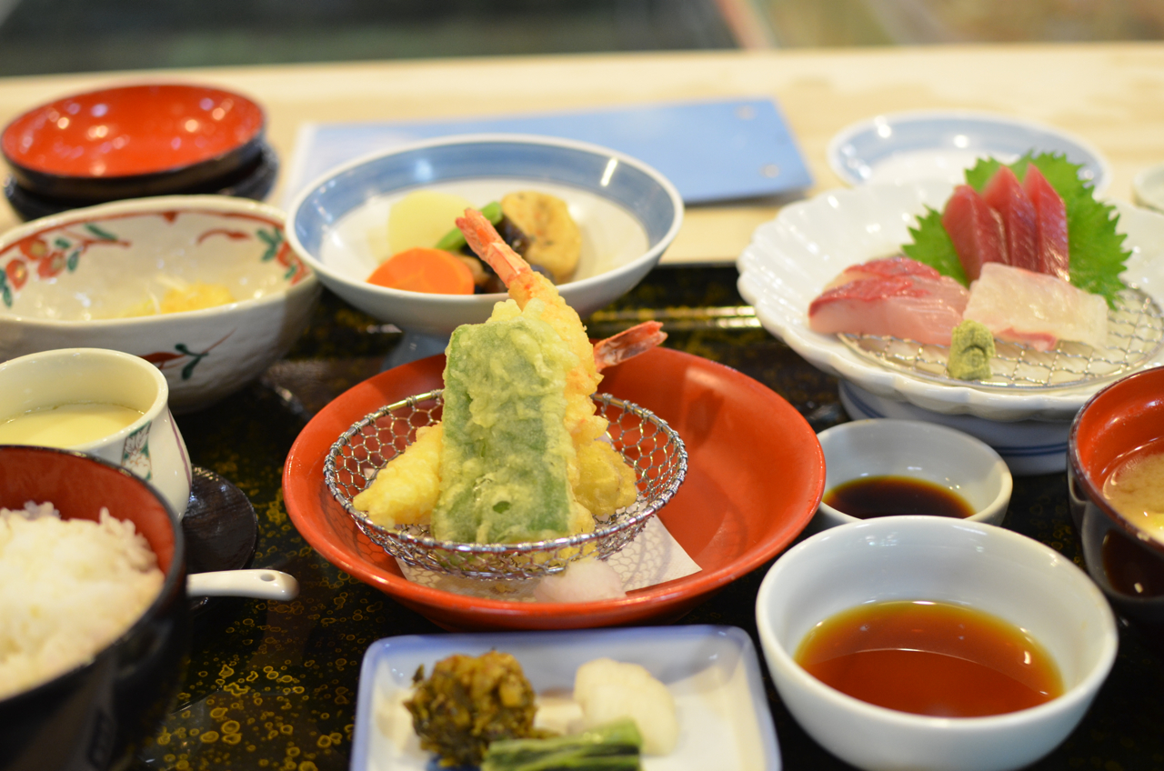 稚加榮 ちかえ 福岡 大名 明太子でおなじみの高級料亭のランチが凄かった 立花岳志が より自由で楽しい人生を追求しシェアするブログ